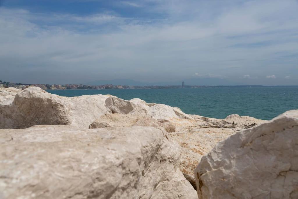 Alloggio Turistico Flavia Anzio Exterior photo